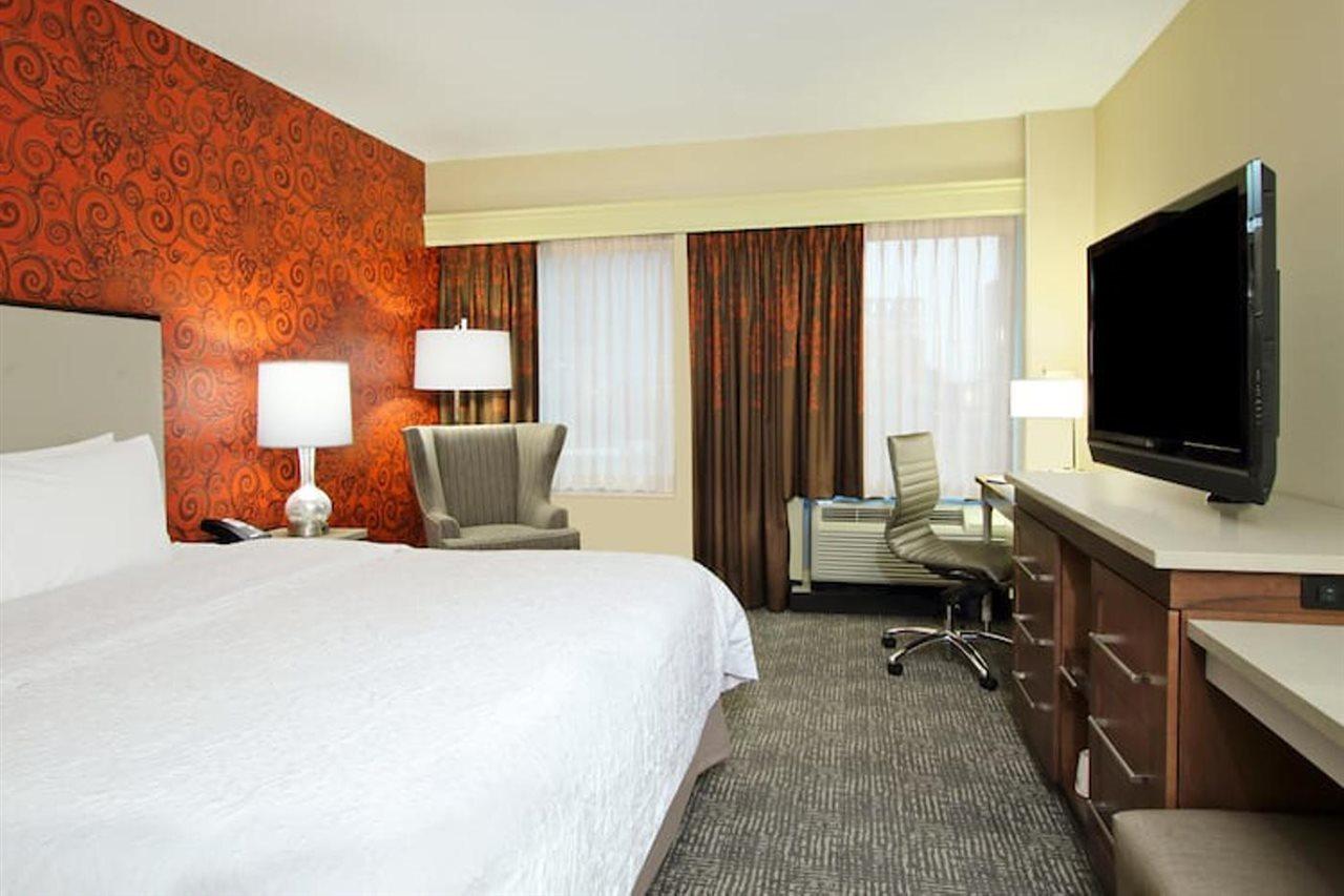 Hampton Inn & Suites Columbus-Downtown, Ohio Экстерьер фото